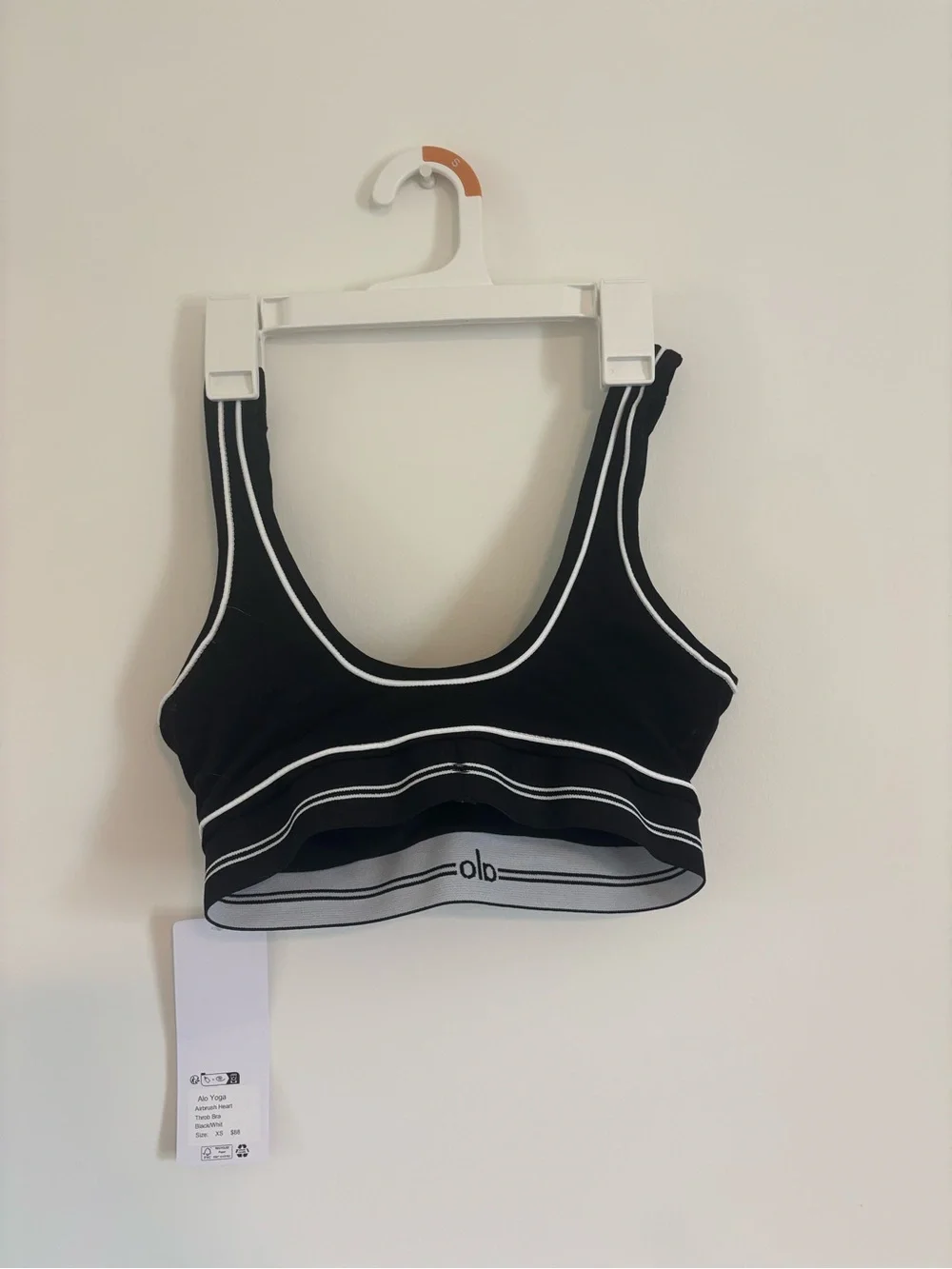 ALO Yoga Airbrush Heart Throb Bra